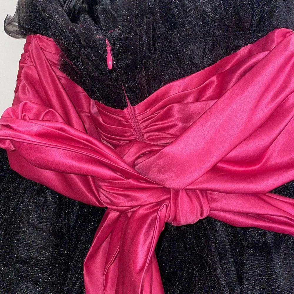 Betsey Johnson Ruffle Top - Picture 4 of 8